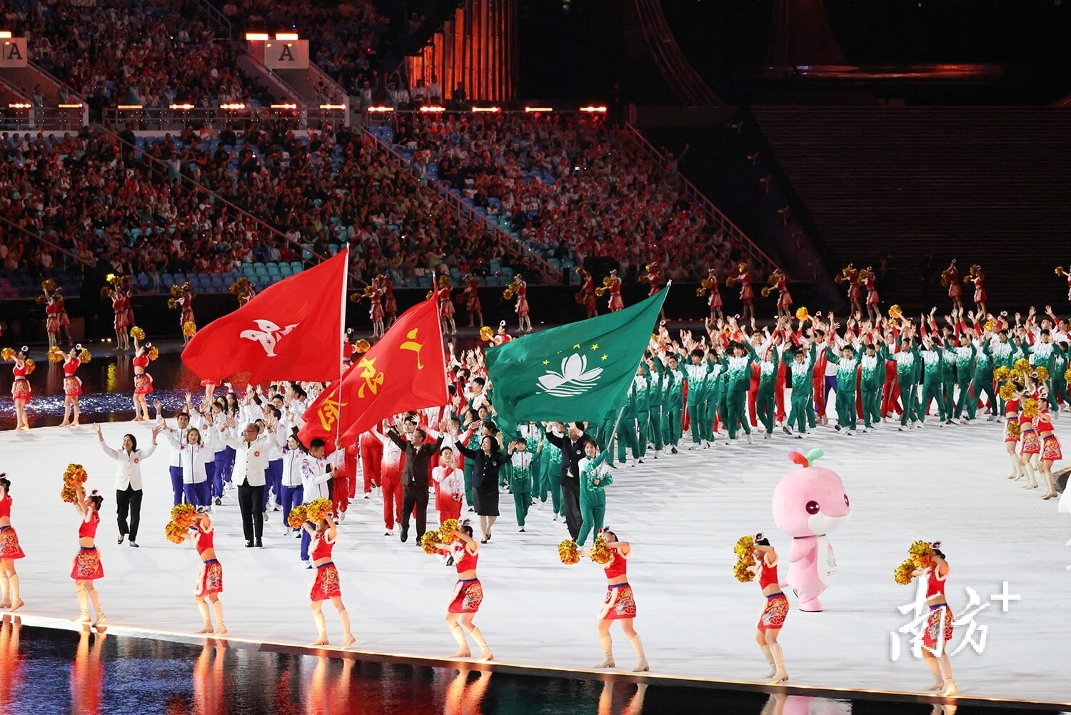 《inZOI》发布紧急补丁回滚部分模块版本至10月份